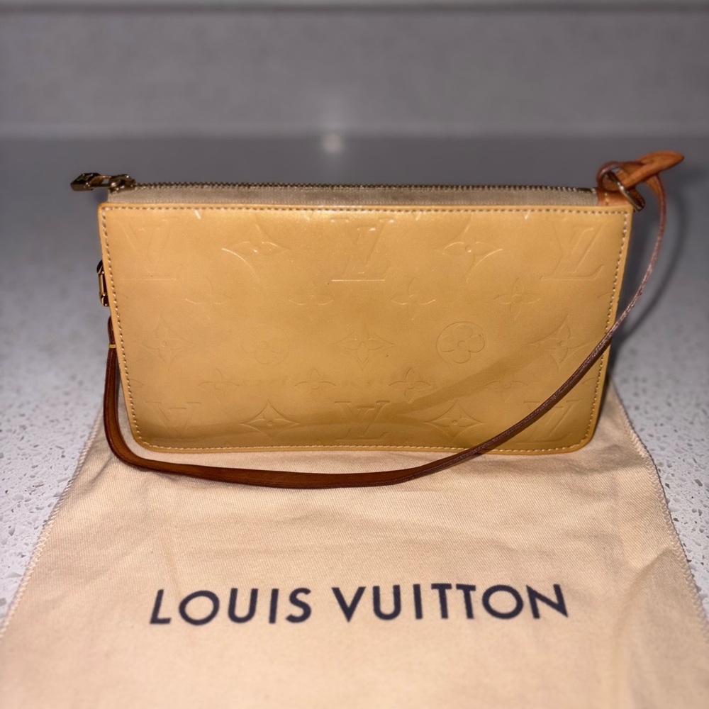 Louis Vuitton Lexington Pochette- Yellow Vernis